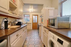 Kitchen- click for photo gallery